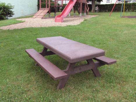 TABLE PIQUE-NIQUE enfants