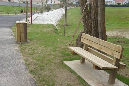 Banc bi-pied