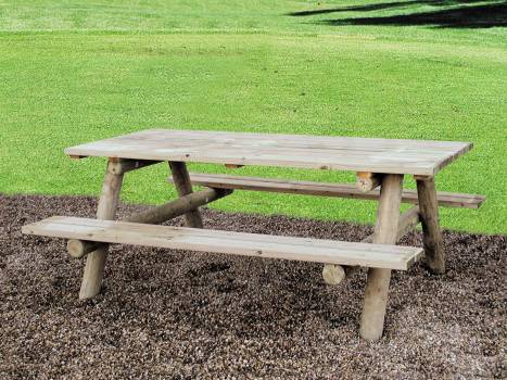Table pique-nique forestière